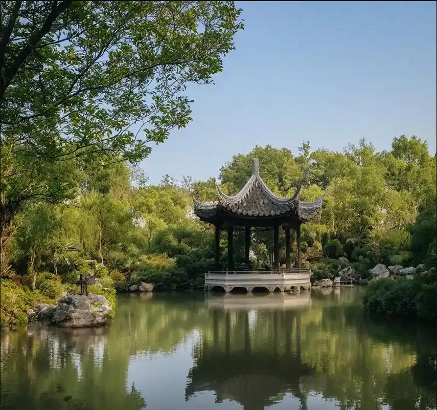 重庆万盛斑驳餐饮有限公司